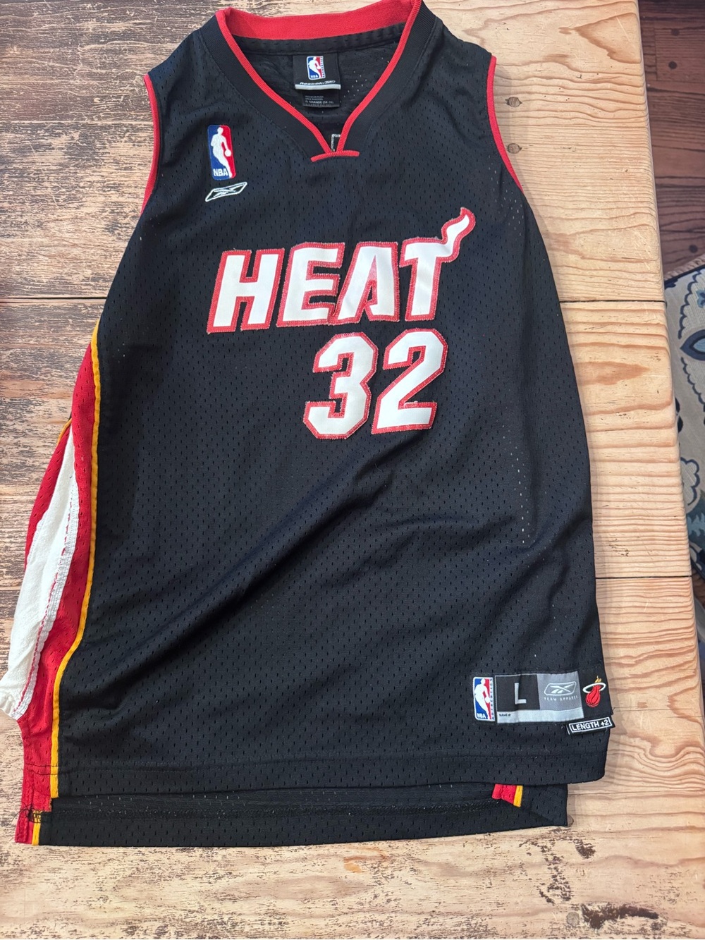 NBA Miami Heat Black Red & White #32 shaq O’Neill Jersey size Large 14-16